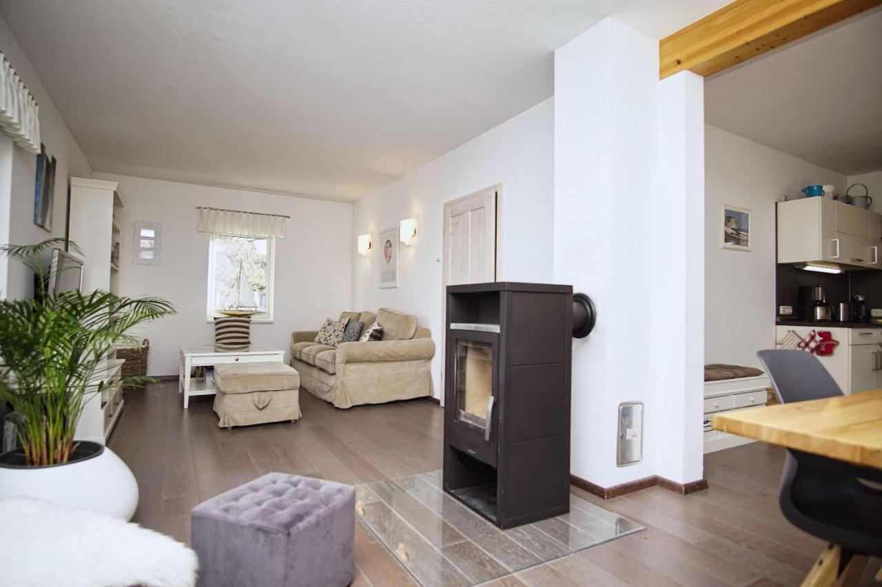 Komfortables Haus Mit Kamin, Sauna, Garten, Terrasse - Ferienhaus Sternschnuppe Wiek auf Ruegen Exterior photo
