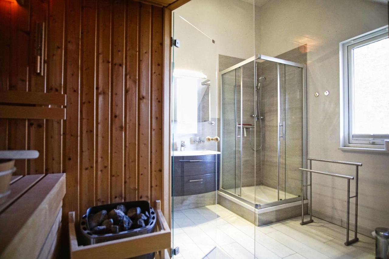 Komfortables Haus Mit Kamin, Sauna, Garten, Terrasse - Ferienhaus Sternschnuppe Wiek auf Ruegen Exterior photo